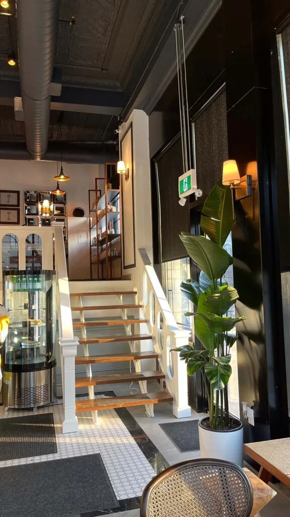Lio logum In Torento - Derun architecture and interior design - commercial and hospitality design - cafe design - Turkey and UAE